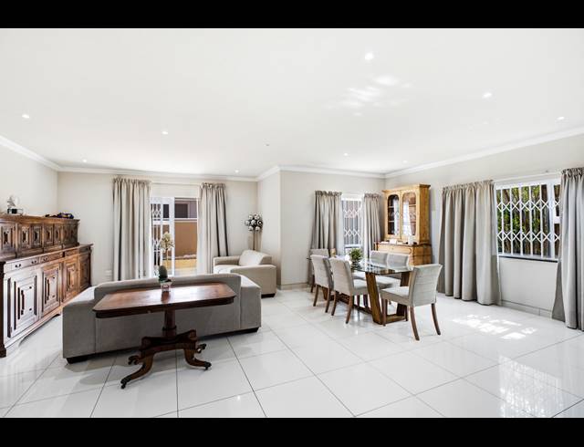 4 BEDROOM HOUSE FOR SALE IN CRAIGAVON